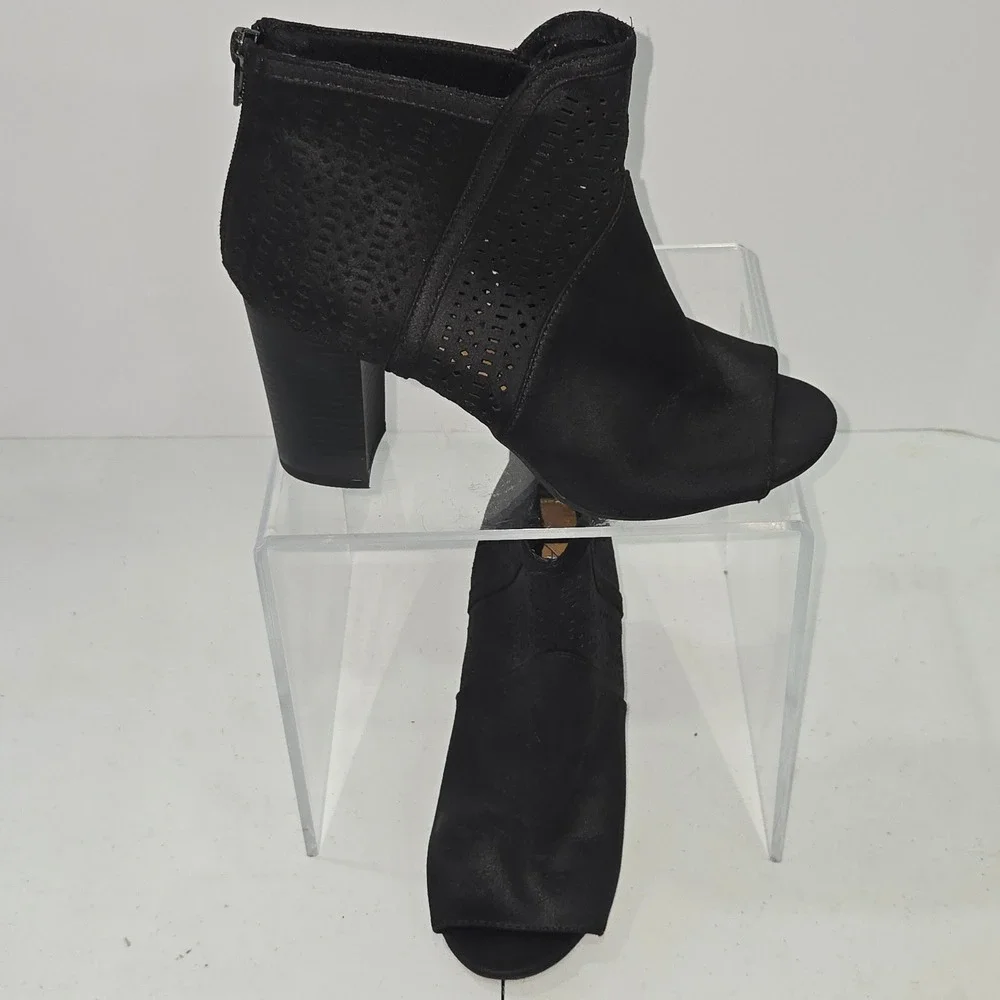 American Eagle Womens Black Peep Toe Ankle Booties Laser Cut Block Heel Size 8